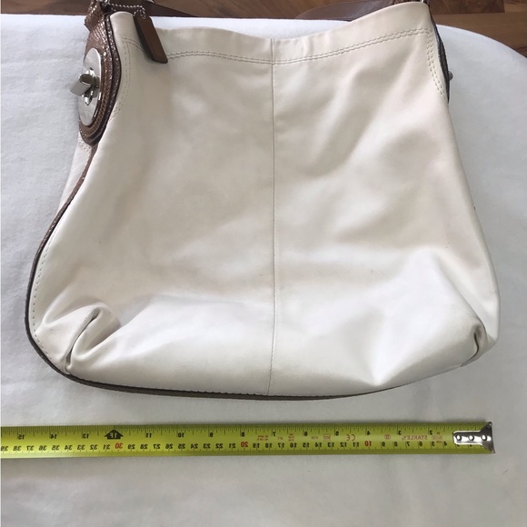 Vintage off white leather coach purse with brown strap - Picture 6 of 11